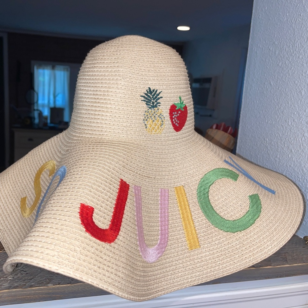Juicy couture floppy hat